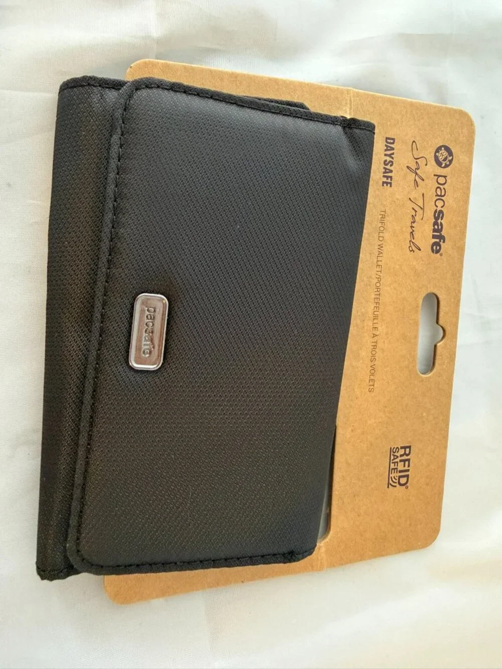 Pacsafe  Daysafe RFID Blocking Trifold Wallet  Black New with Tags